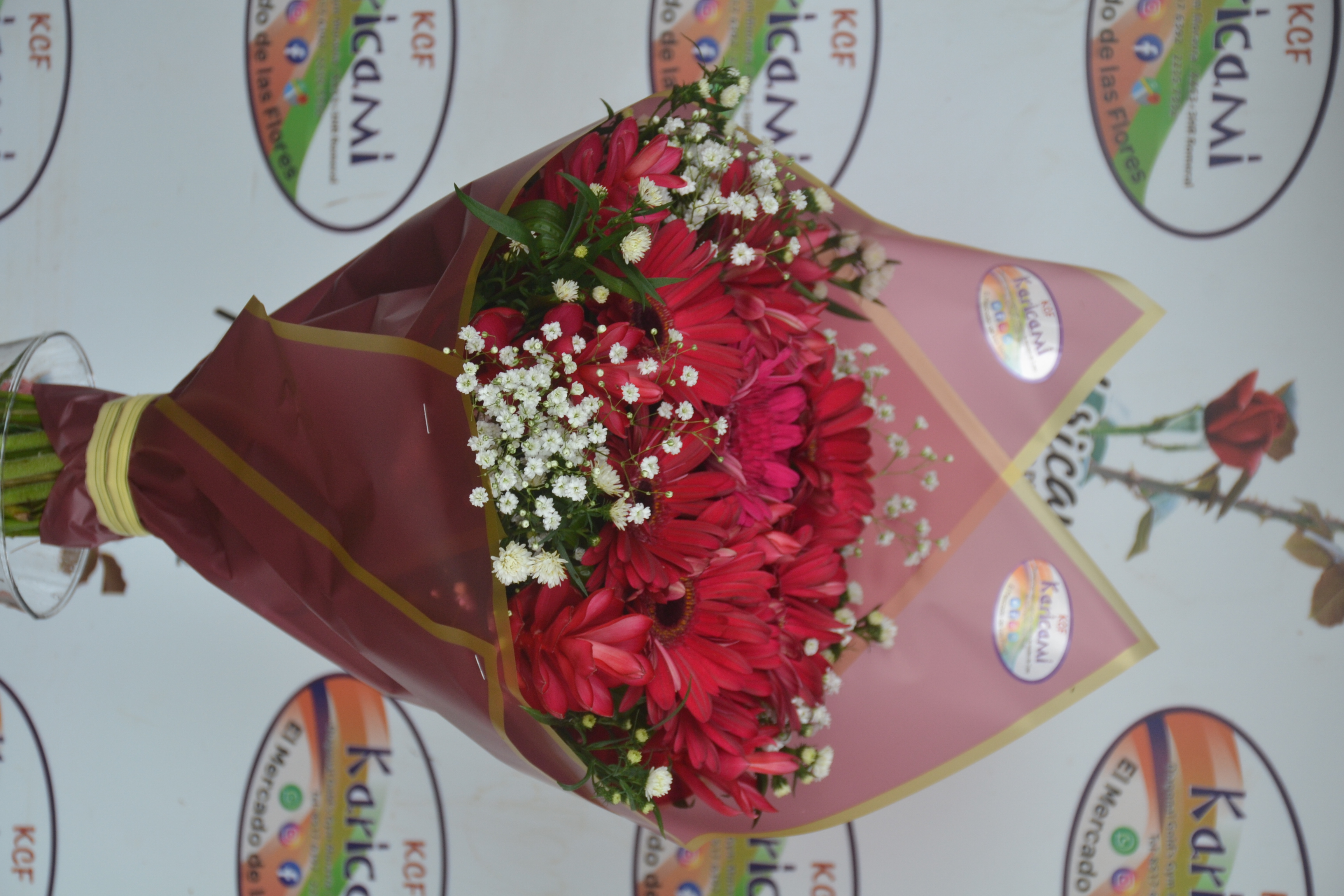 Arreglo de Gerberas - Arreglo floral disponible en Karicami