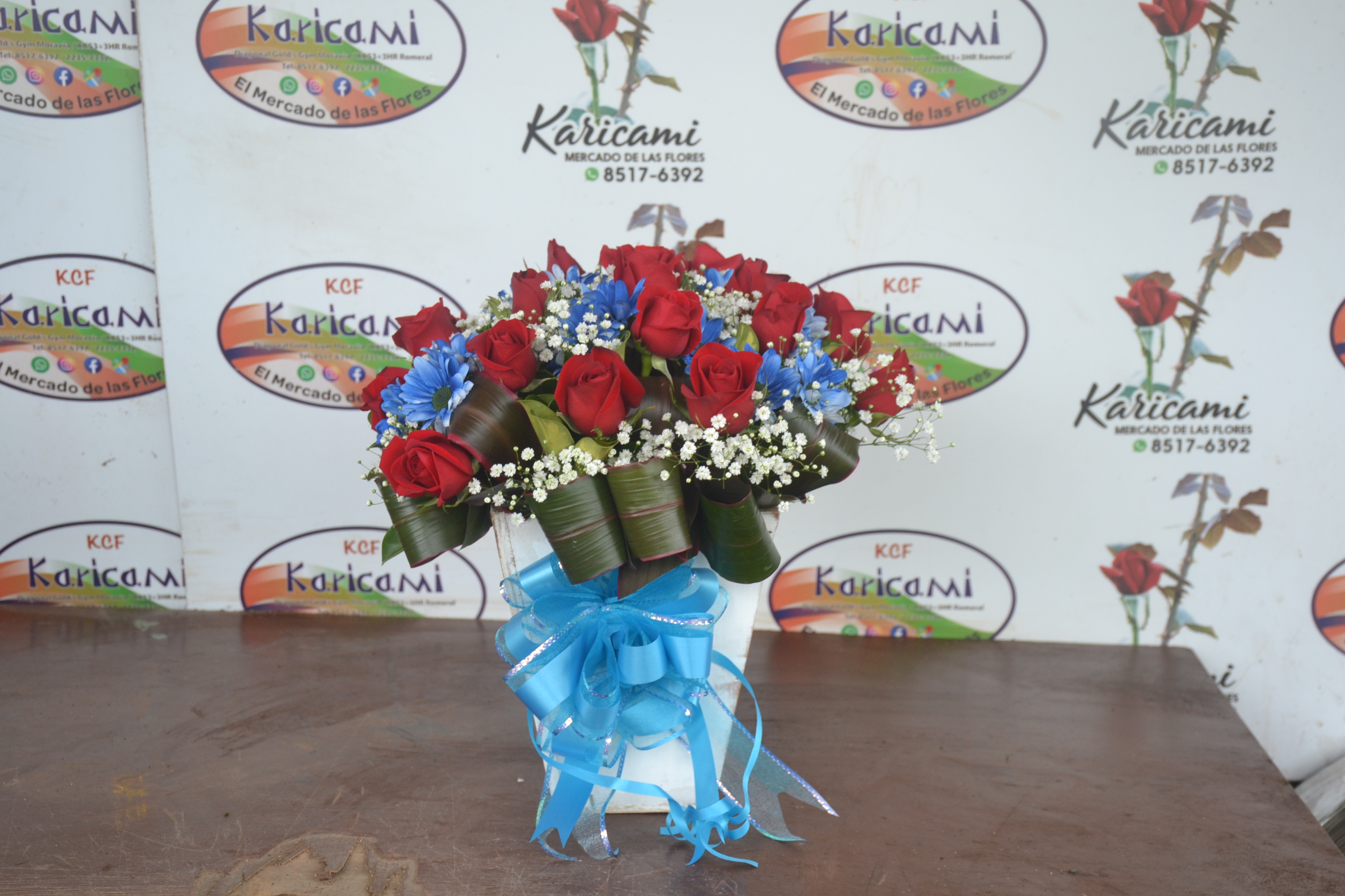 Ramo Romantico - Arreglo floral disponible en Karicami